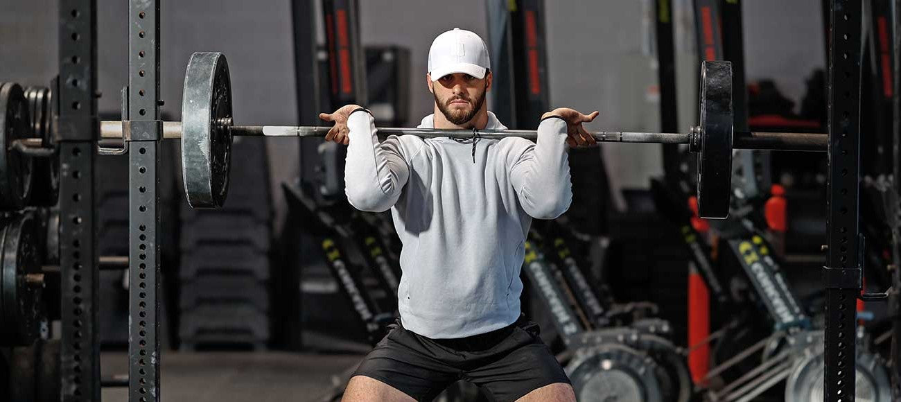 A Comprehensive Guide: Performance Trucker Hats vs. Regular Baseball Caps